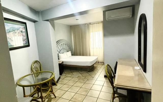 Hotel Playa Marina