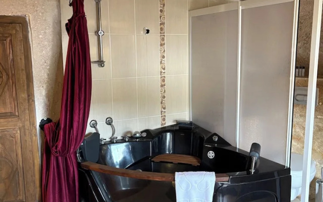 Valley Inn Cave Hotel