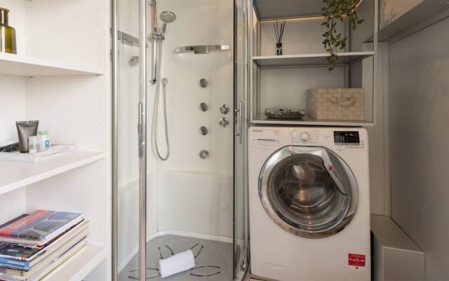 ALTIDO Romantic Loft for 3 in Perfect Como Centre