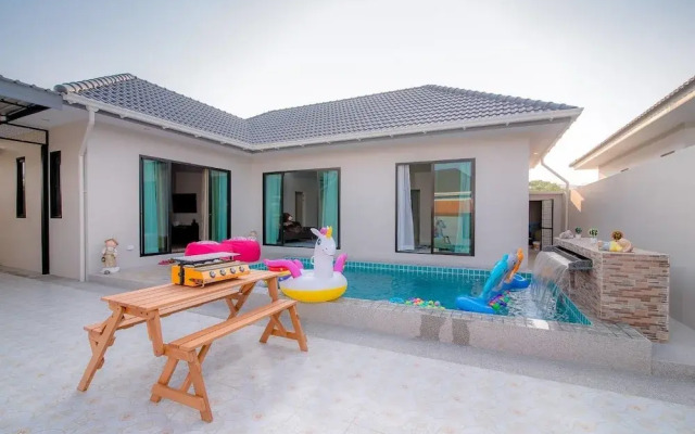 Hani Pool Villa