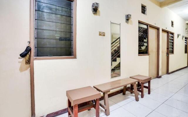 Spot On 91774 Kost Nusantara Sidoarjo