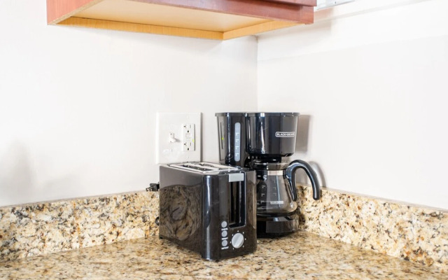 1BR Getaway Apt Modern in Lincoln Square