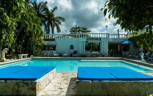 Villablanca Garden Beach Hotel
