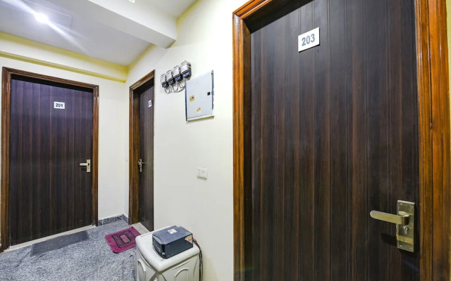 FabHotel Dwarka Residency