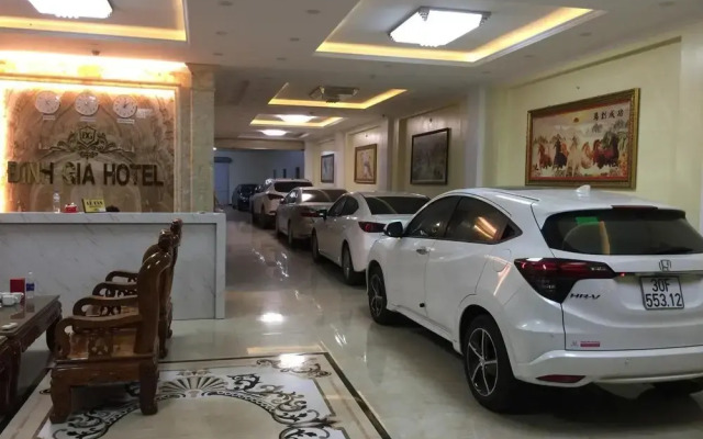 Dinh Gia Hotel