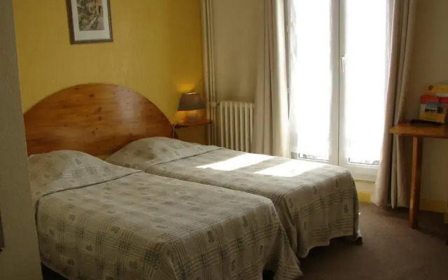 Hotel de Paris et des Voyageurs