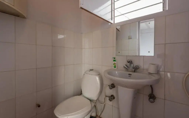 The Perch - 2bhk w panoramic hill view by Roamhome