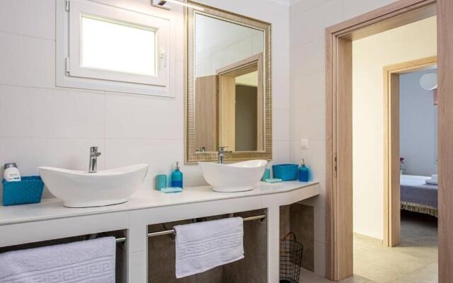 Amazing Seafront Suite