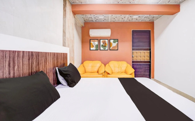 Comfy Stays at Lokhandwala Andheri West