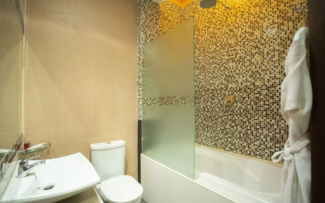 Third Rock Hostel (SHA Extra Plus)