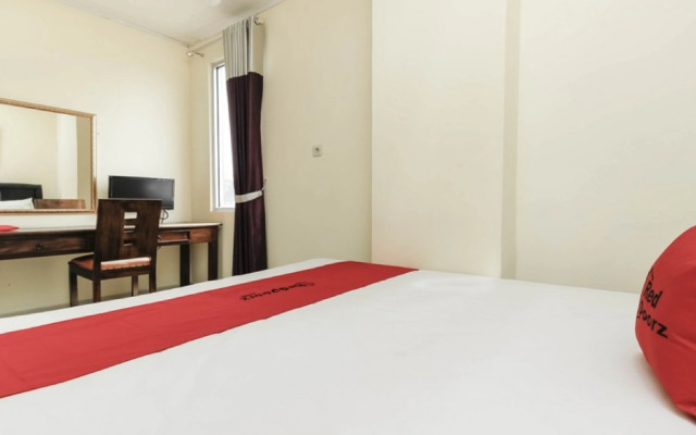 RedDoorz Plus @ Cikarang