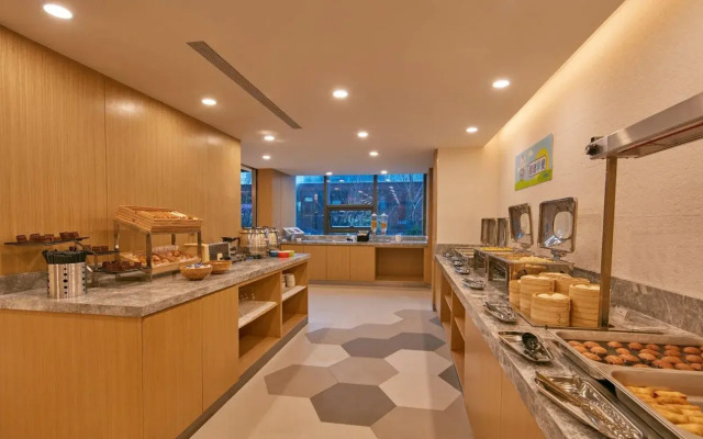 Holiday Inn Express Nantong Textile City by IHG