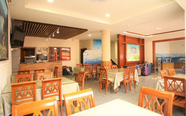 Holiday Hotel