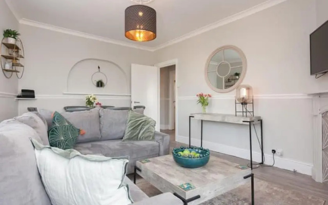 2 The Villa - 3 bedroom apartment with great views