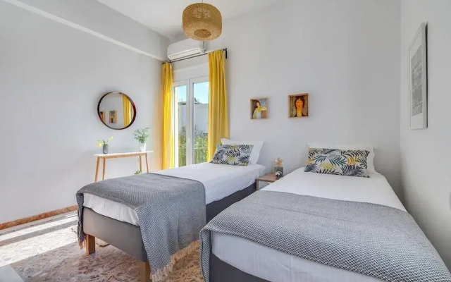 Sea City and Mountain View Apartment