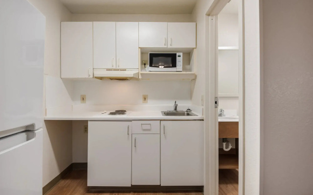 Birch Hill Suites Kansas City – Independence