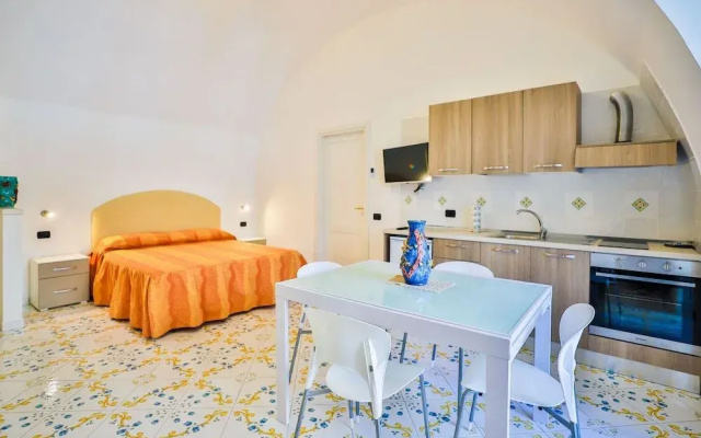 Della Monica Rooms