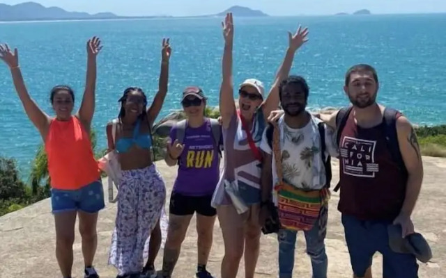 Island Vibe Nomads - Adventure Hostels & Coworking