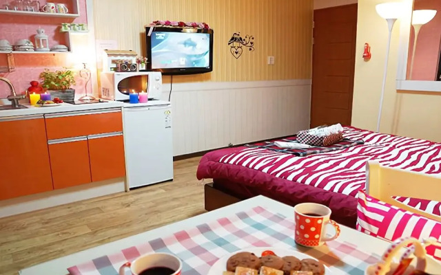 Buan Loveholic Pension