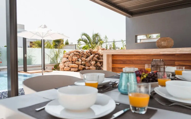 Vivo Mare Elite Luxury Home 5 Bedrooms