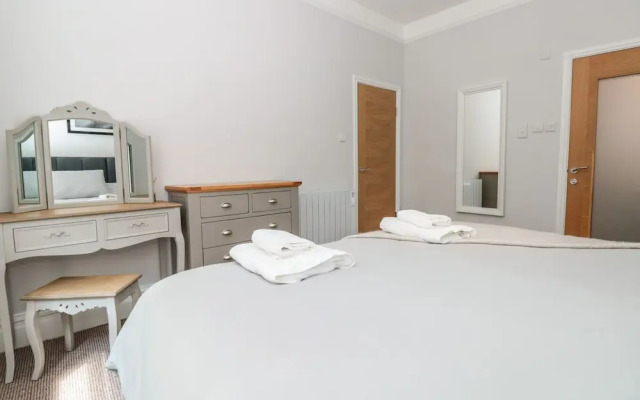 Flat 1 Byfield