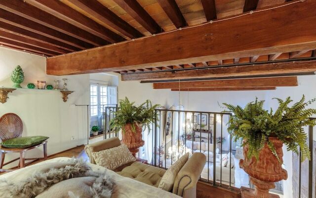 Casa Poggi in Lucca With 5 Bedrooms and 3 Bathrooms