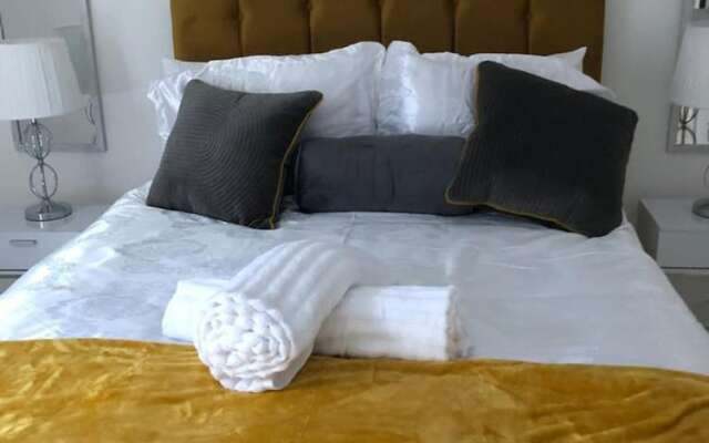Luxurious 2 Bedroom Flat Ashford