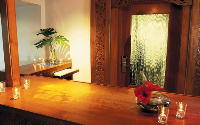 Lotus Honolulu at Diamond Head