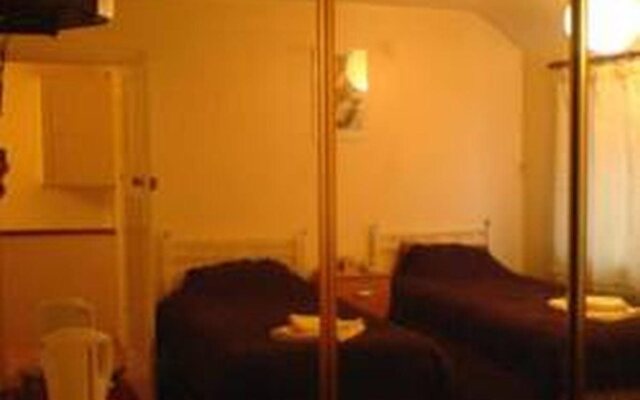 Revive Lodge Heathrow