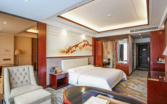 Vienna International Hotel (Mount Emei Crystal Plaza Hotel)