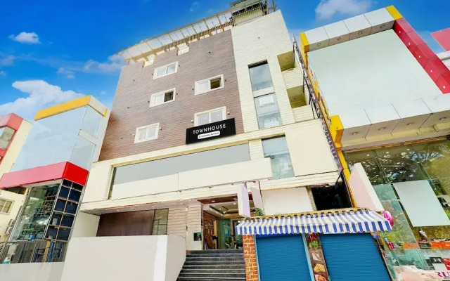 Stylish Stays at MG Road Near Commercial Street