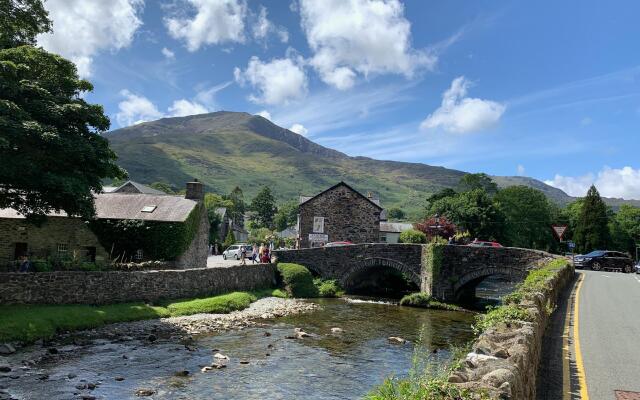 Bryn Eglwys Hotel