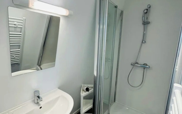 We Live In R - Duplex 501