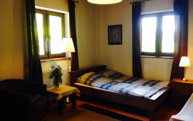 Modryna - Modrzewiowy Dom