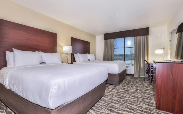 Cobblestone Hotel & Suites - Rhinelander