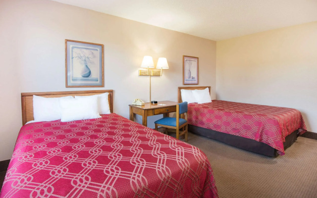 Super 8 by Wyndham Abilene KS