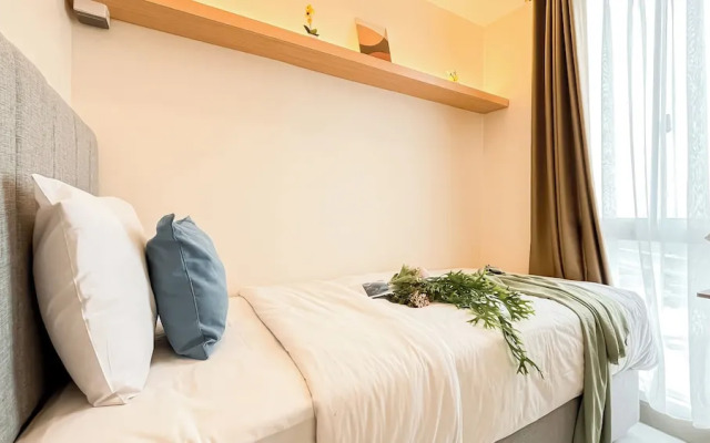 White Toned Style 2Br Tokyo Riverside Pik 2 Apartment