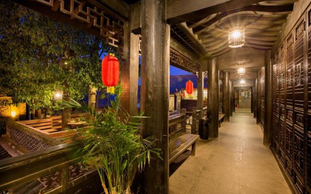 Lijiang Ten Courtyard Inn