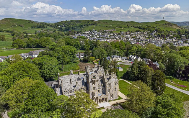 The Violet Suite Stone Cross Mansion