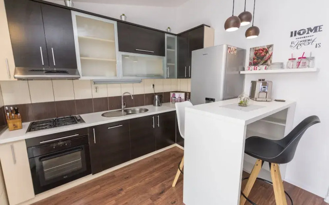 Apartments Drlja