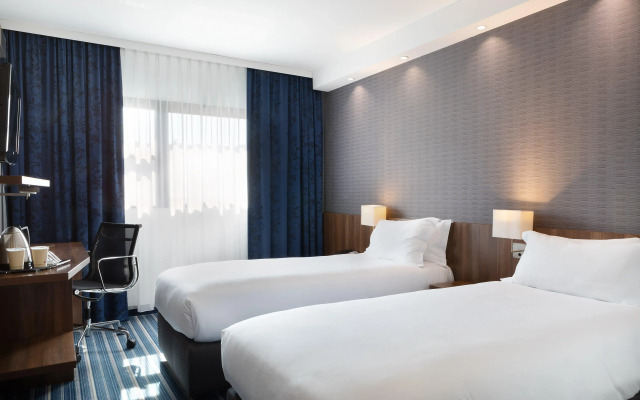 Holiday Inn Express Marseille Airport by IHG