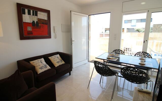 Peaceful Holiday Home with Private Pool in Empuriabrava