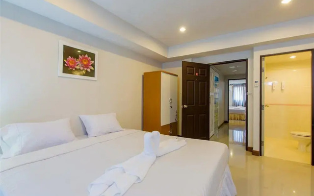 Eing Lay Beach Guesthouse