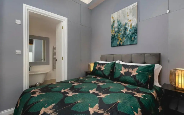 Marine Parade Sea View 2-bedroom Apartment