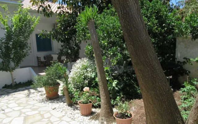 Stathoula's Studios Meganisi