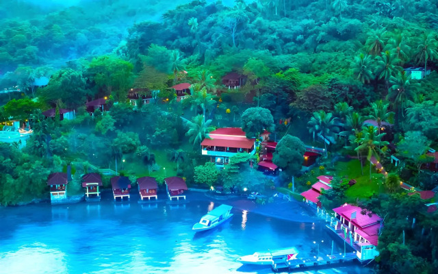 Bastianos Lembeh Dive Resort