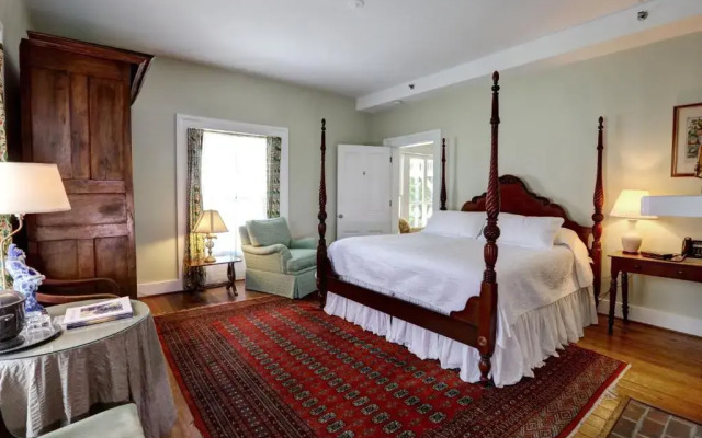 200 South Street Inn