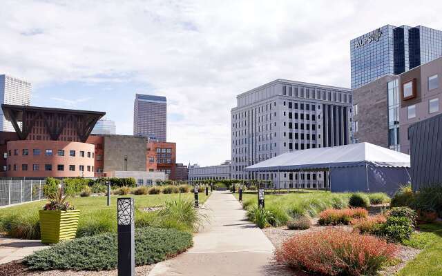 The Art Hotel Denver, Curio Collection by Hilton