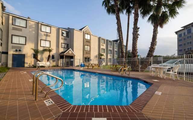 Motel 6 McAllen, TX - East