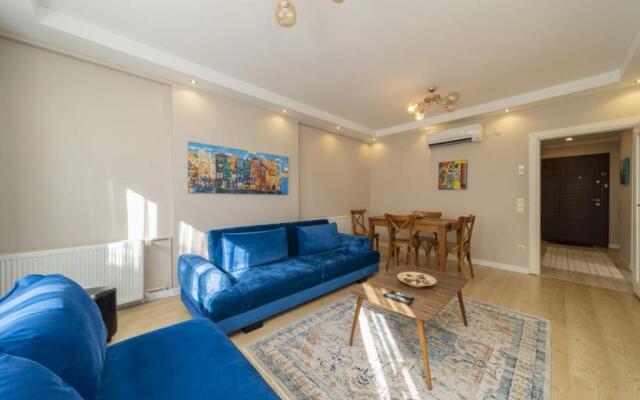 Cozy Flat with Balcony near Beach in Konyaalti